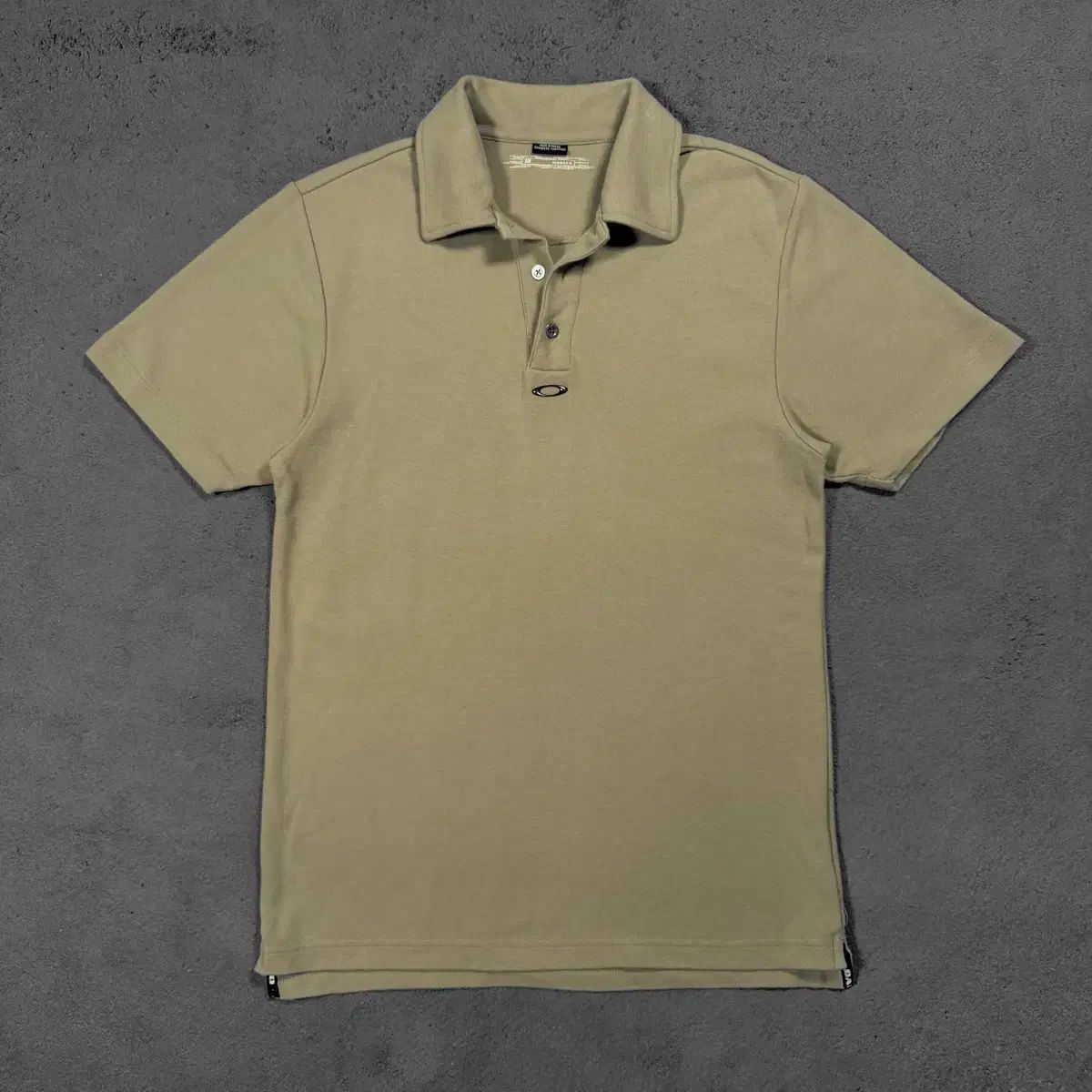 OAKLEY オークリー ミドル ロゴ ベージュ 半袖 カラーTシャツ