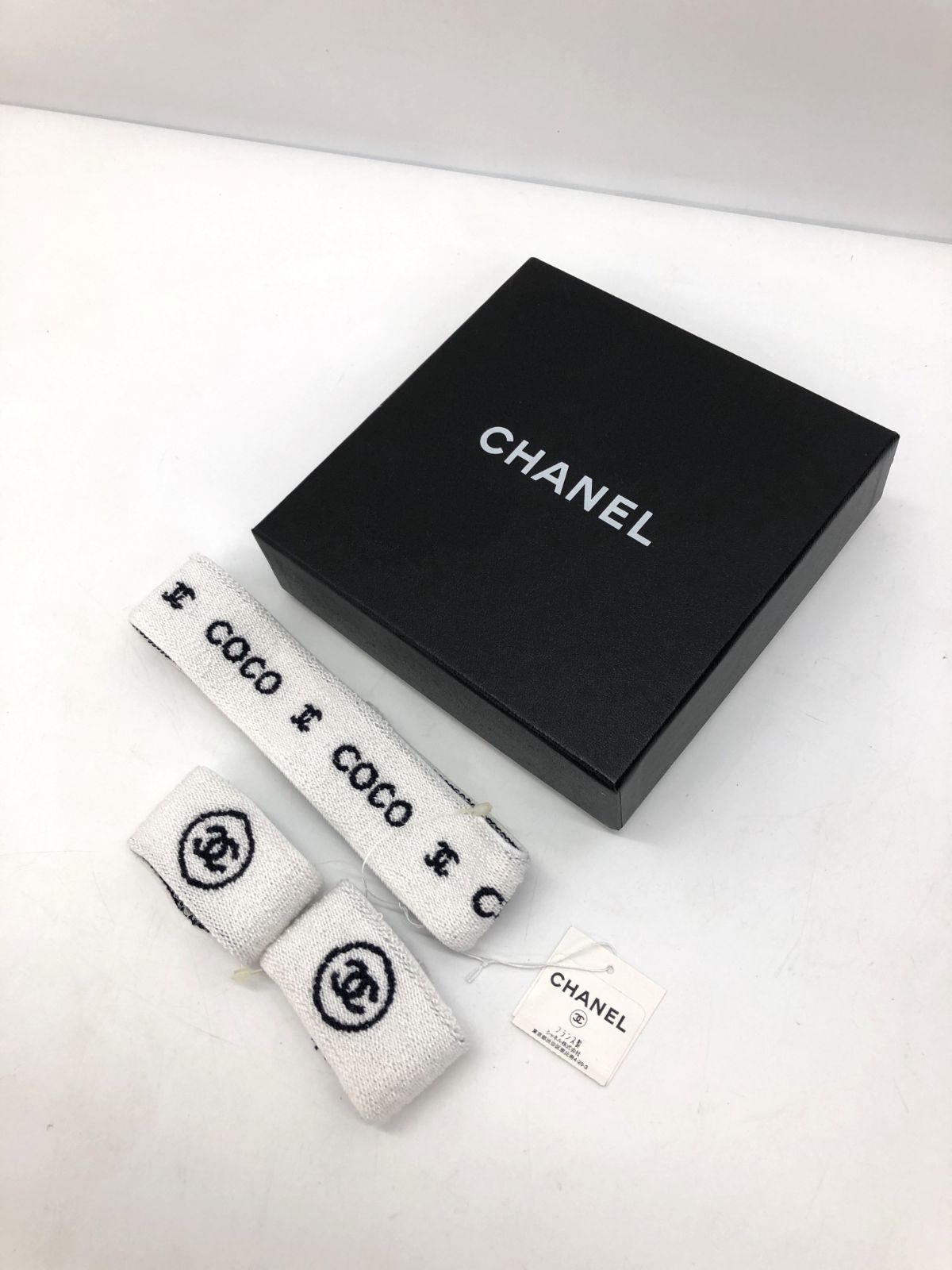 【未使用・保管品】CHANEL シャネル ヘアバンド リストバンド ３点セット ホワイト×ブラック パイル素材 収縮性あり 箱付き タグ付き スポーツライン 運動 エクササイズ ファッション