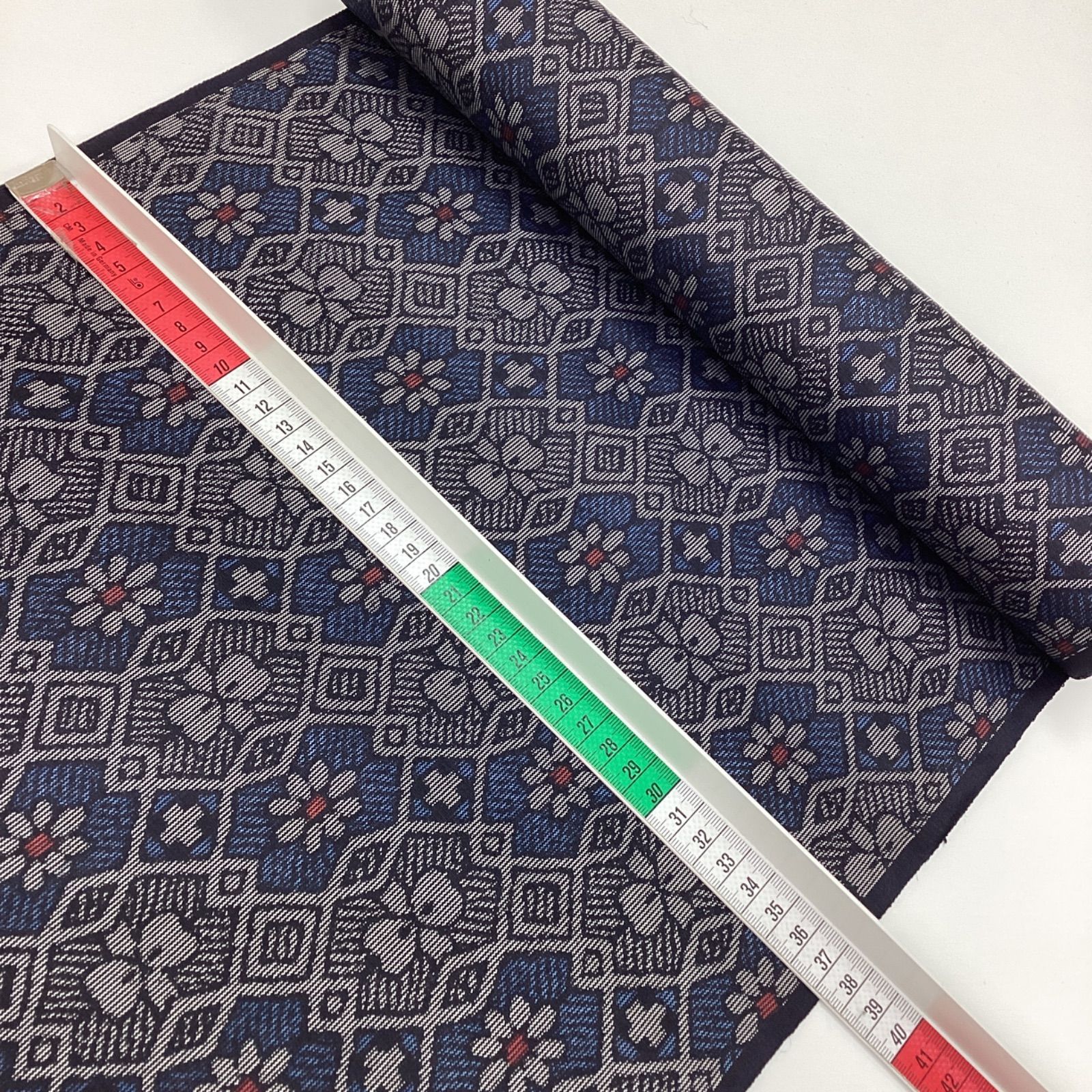 中古品 未使用 大島紬反物 正絹 幾何学 R921 - メルカリ