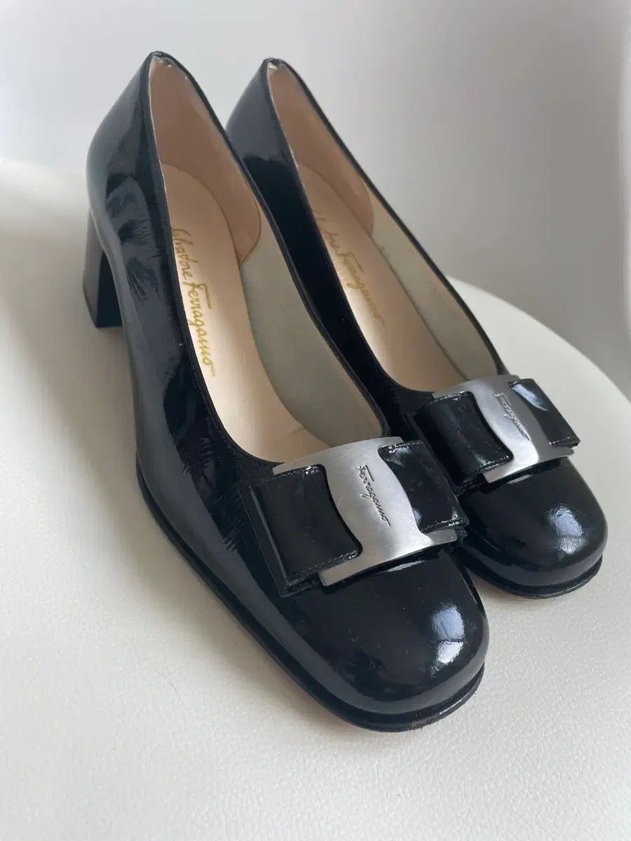 FERRAGAMO フェラガモ バレ パンプス ヒール ブラック