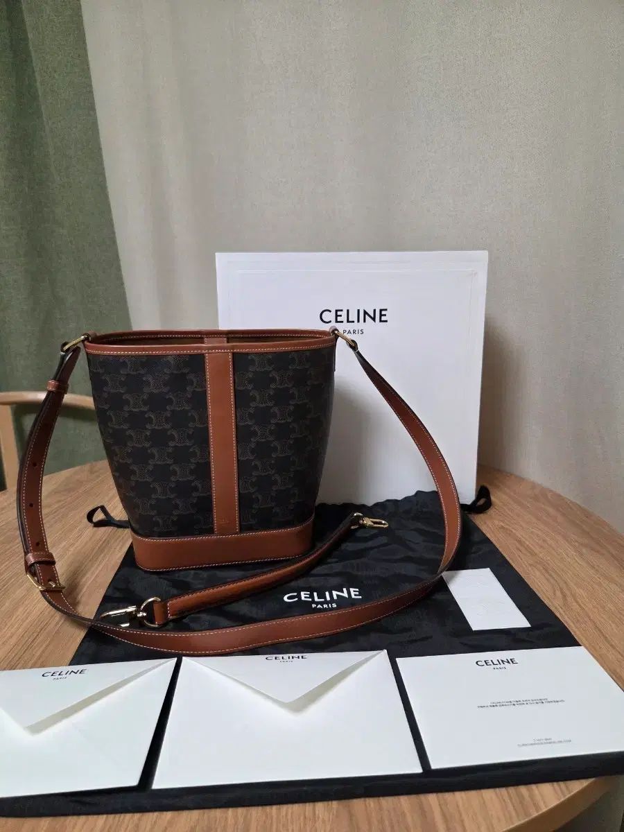 Celine セリーヌ バケットバッグ スモール フルセット 137,462円