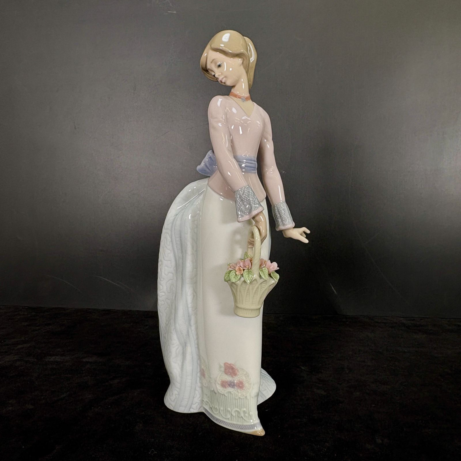 LLADRO リヤドロ 愛の花かご BASKET OF LOVE No.7622 少女 フィギュリン 陶器人形 絶版