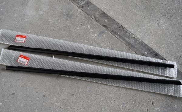 ホンダ 純正品 ライフ JB5/JB6/JB7/JB8 フロントドア モールディング ウェザーストリップ 左右セット 運転席/助手席 Front Door Molding Weather Strip Left/Right Set