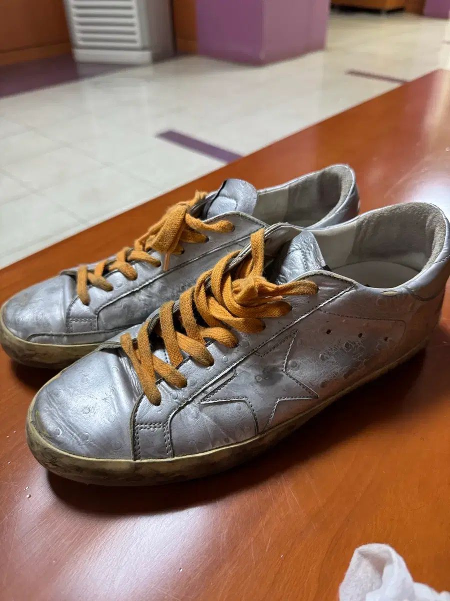 GOLDEN  ゴールデングース シルバー GOLDEN GOOSE ゴールデングース シルバー 42-オンライン 購入