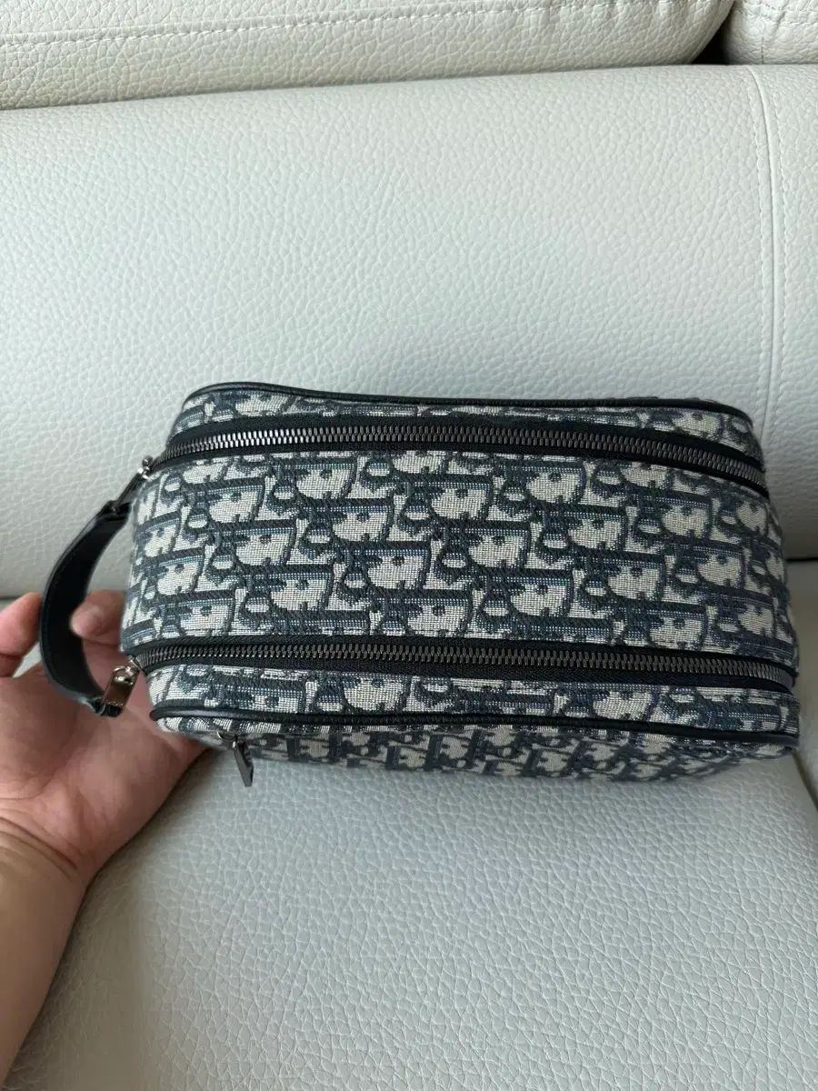 ディオール オブリーク ポーチ 出品