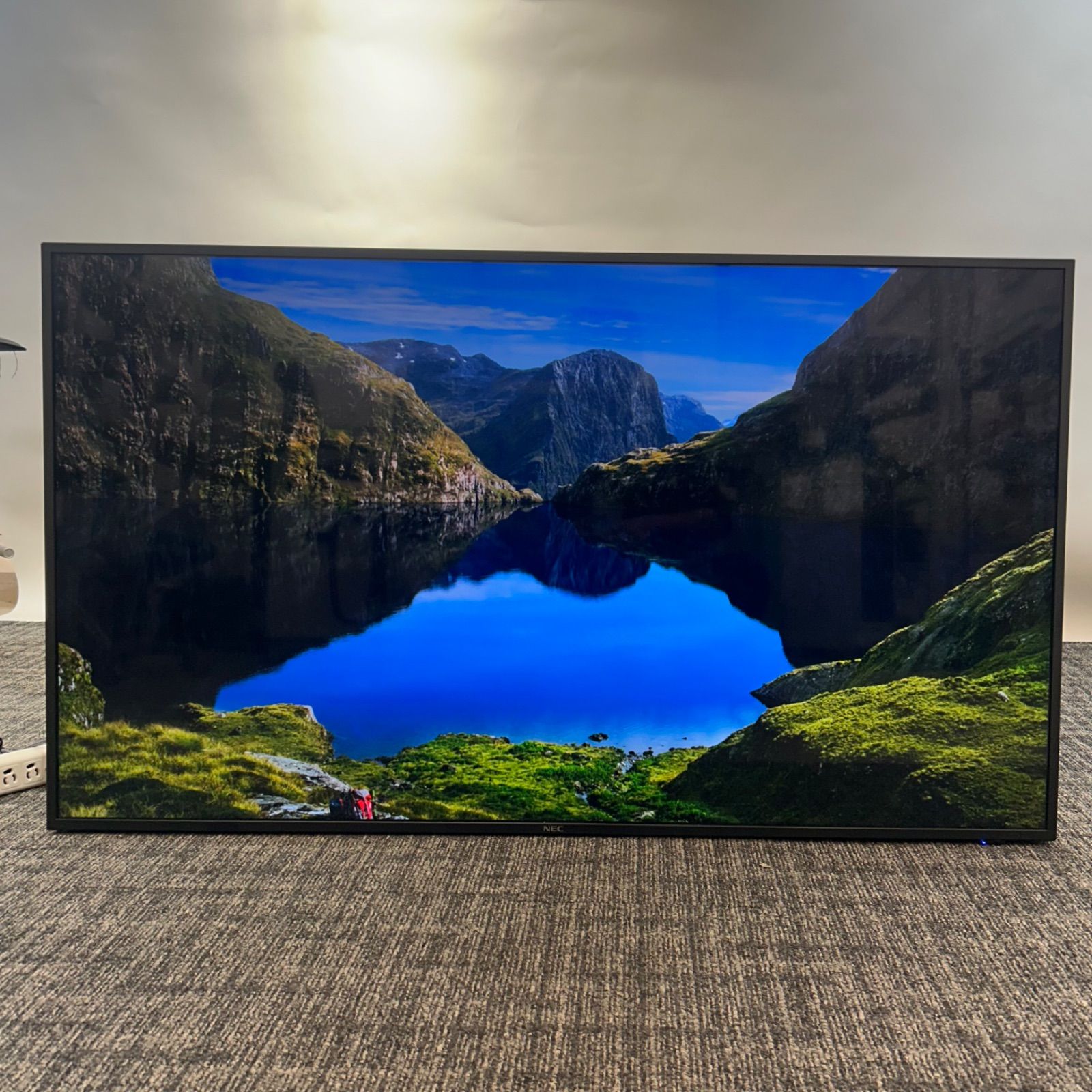 【NEC】 LCD-E558 55インチ 4K 業務用ディスプレイ