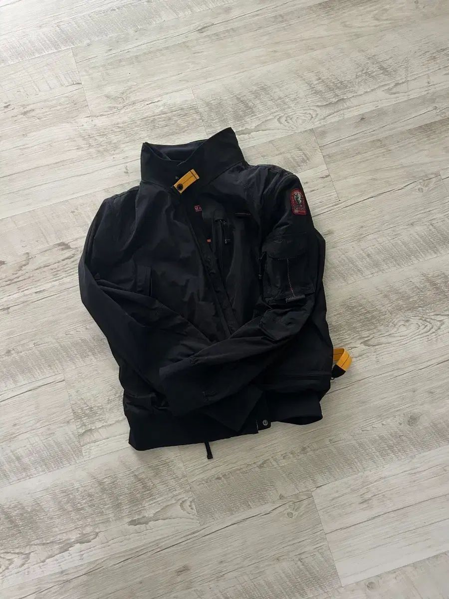 PARAJUMPERS パラジャンパーズ ウィンドブレーカー 出品 - メルカリ