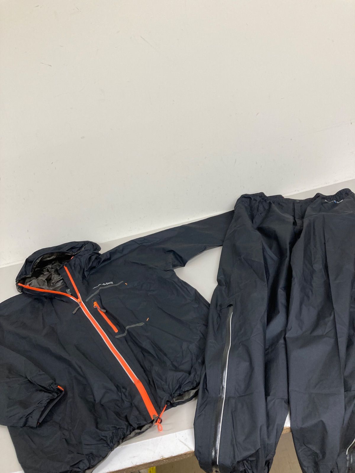 送料無料mont-bell GORE-TEX モンベル ゴアテックスウィンドブレーカー 