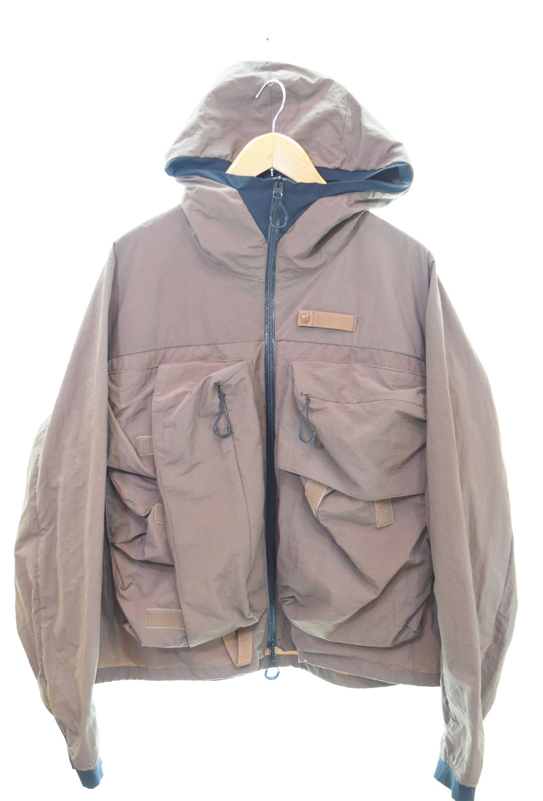 シーエムエフアウトドア ガーメント COMFY OUTDOOR GARMENT SNUG EXCLUSIVE FISHING JKTフィッシングジャケット/ CMF2202-J13C ジャケット ブラウン Lサイズ 103MT-4788
