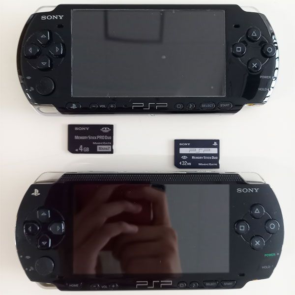 【ジャンク品】PSP　メモリースティック付き　バッテリーなし　まとめ売り　2点セット　#m00444