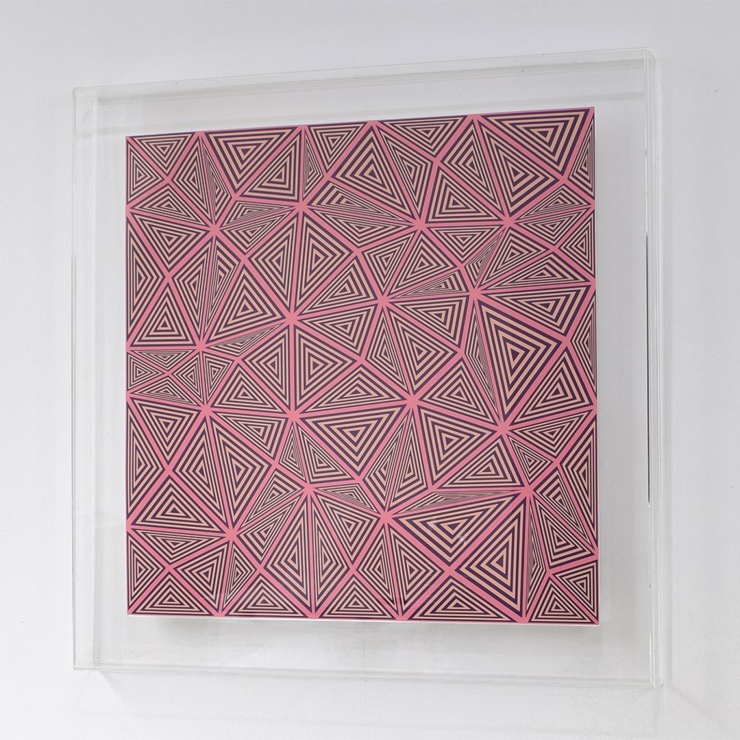 [ Format S3 ]　【 prèdoux b 】　Un cadre en acrylique transparent où les vis ne sont pas visibles, même vu de côté.