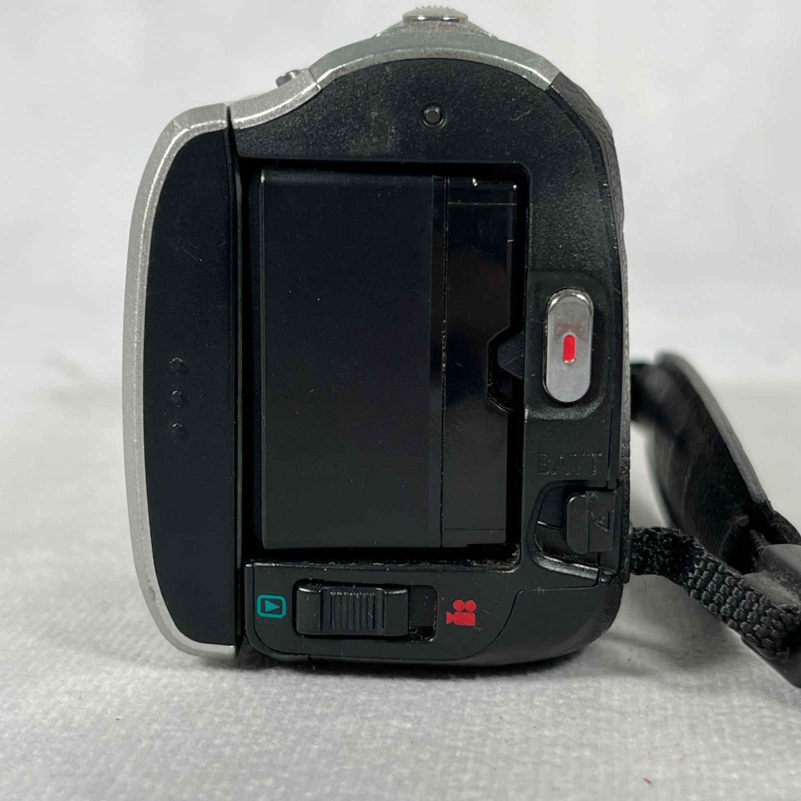 管2605-497】Panasonic パナソニック HDC-TM30 シルバー ビデオカメラ 