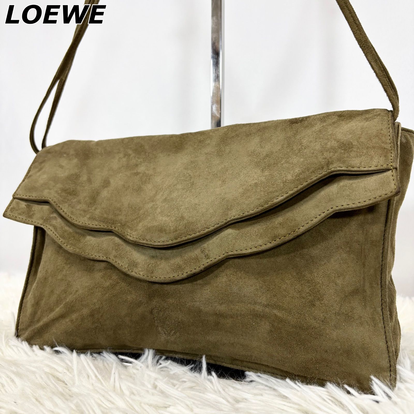 ロエベ LOEWE ショルダーバッグ アナグラム スエード ロゴ型押し 肩かけ 手持ち 手提げ スペイン製