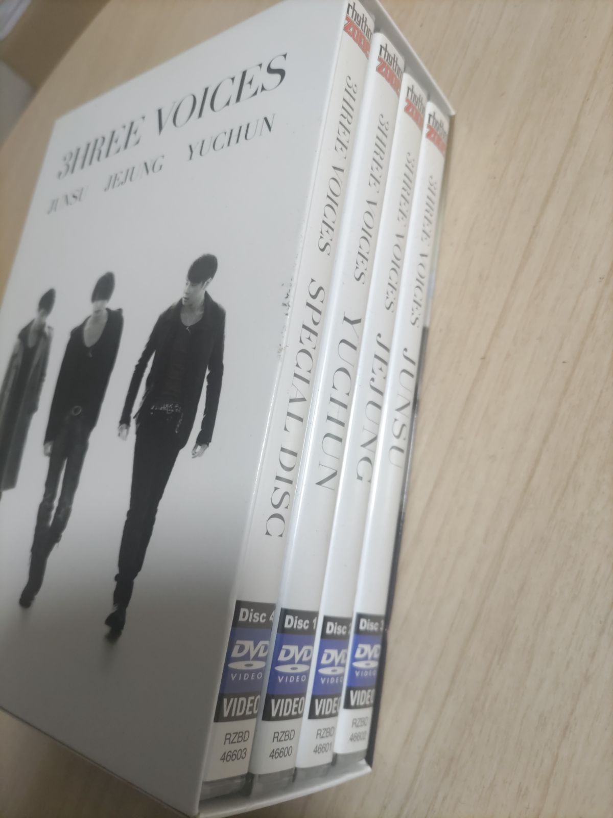 JUNSU JEJUNG YUCHUN 3HREE VOICES 4枚組 DVD JYJ 東方神起 - メルカリ