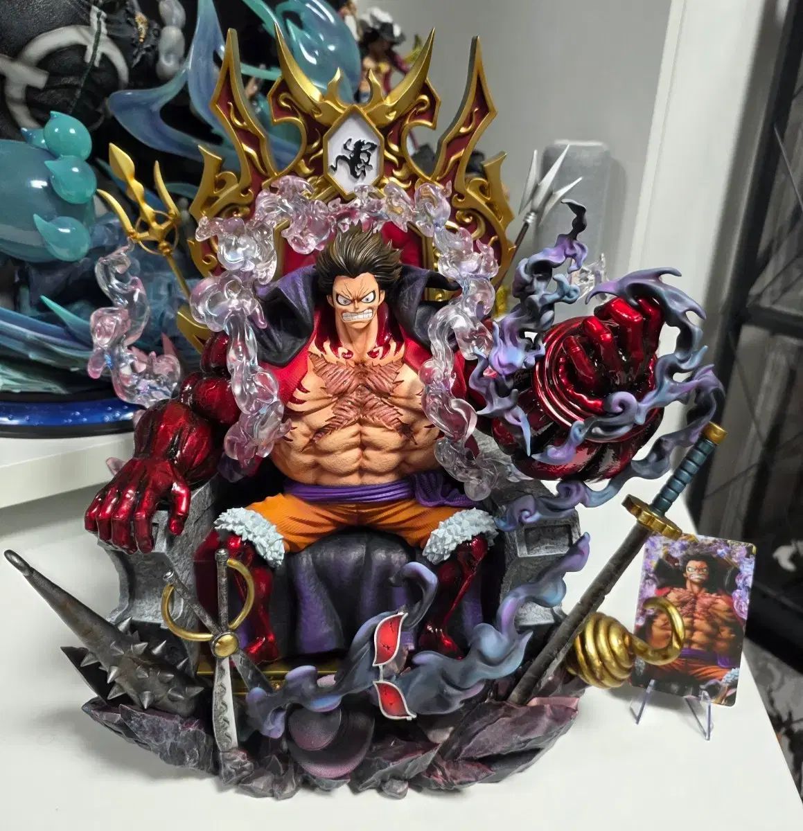 ONE PIECE TH ルフィ 王座 レジン フィギュア 1/8(pop サイズ)