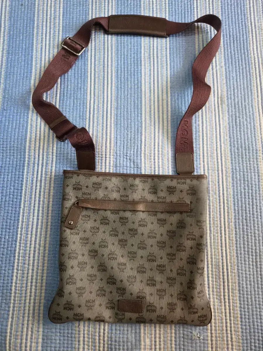 MCM クロスバック