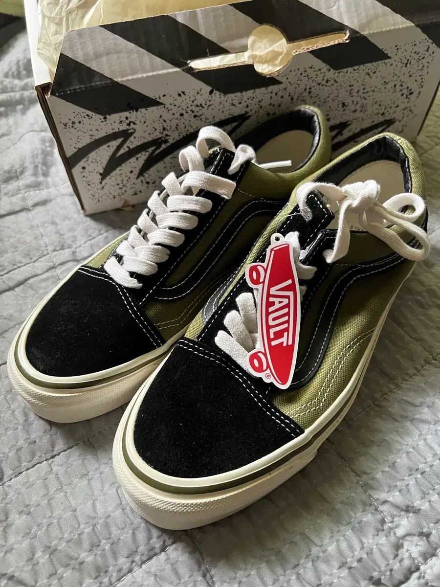 VANS ボルト og オールドスクールLX