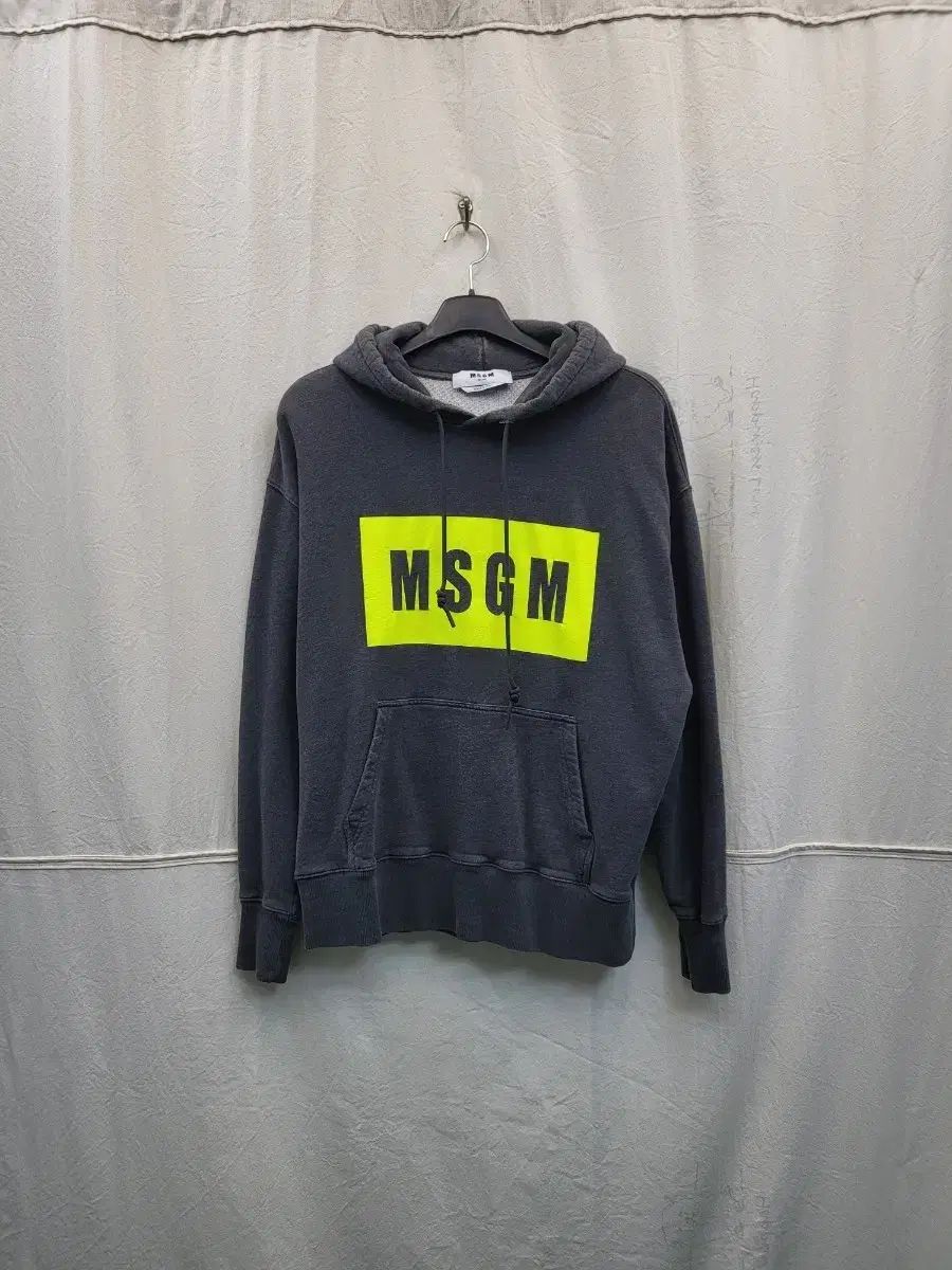 MSGM オーバーサイズフィット 蛍光 ロゴ フーディー