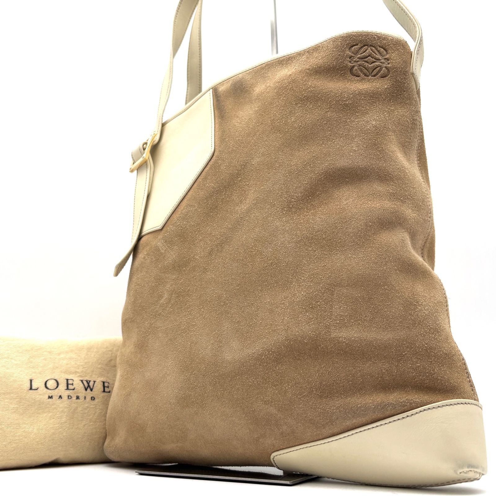 美品 ロエベ LOEWE ワンショルダーバッグ ショルダーバッグ アナグラム スエード レザー 本革 ベージュ アイボリー 肩掛け バイカラー 異素材 ボーナス 夏休み 夏コーデ ご褒美 旅行 帰省 サマーギフト