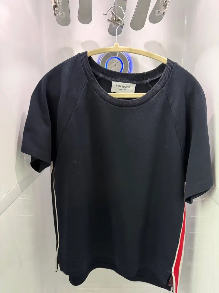 トム・ブラウン サイド パータン 半袖Tシャツ