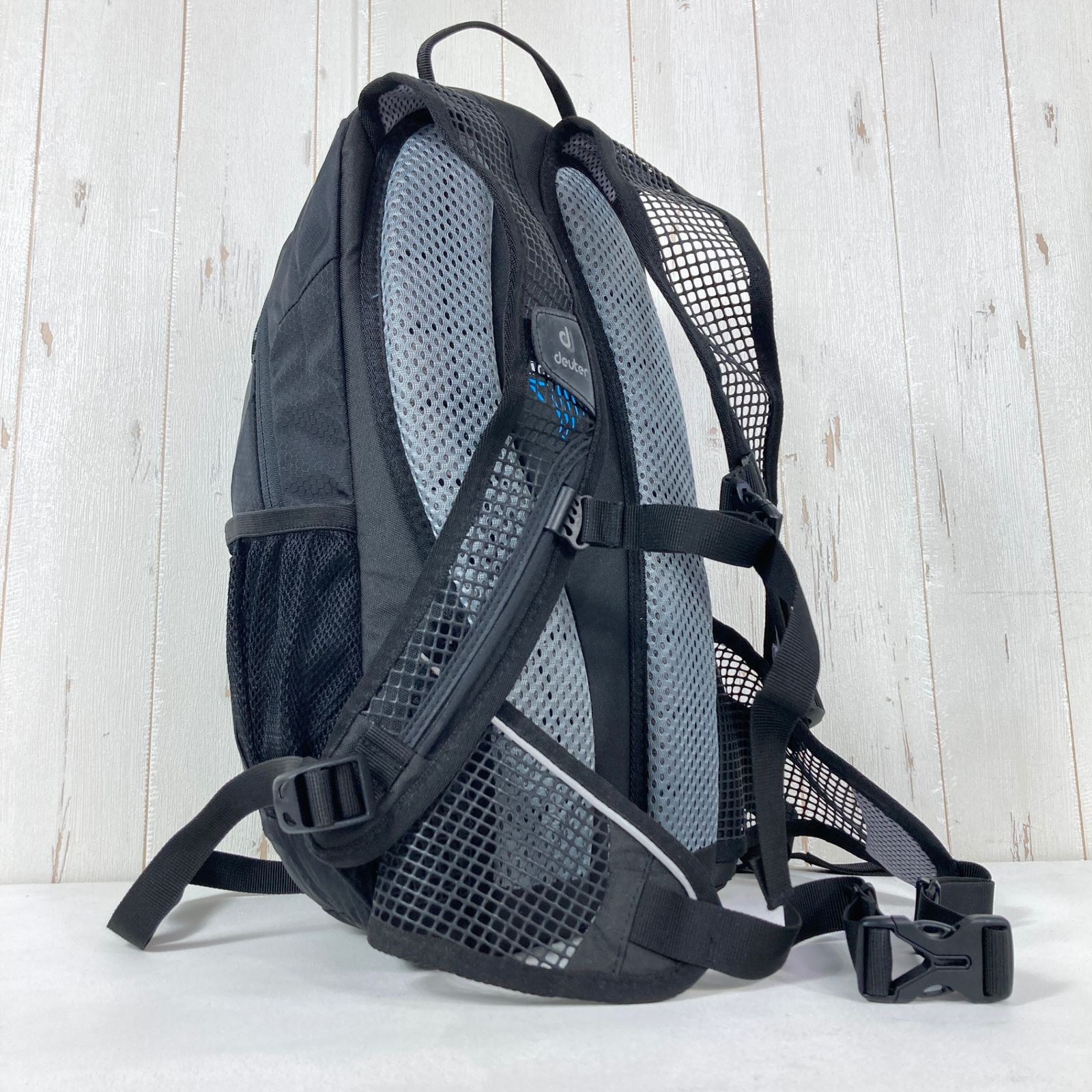 【美品】deuter／Race10／黒／廃盤モデル／二回使用／GW特価／値引済 📦️OneSize ブラック系 Deuter ( ドイター ) レース X Race X