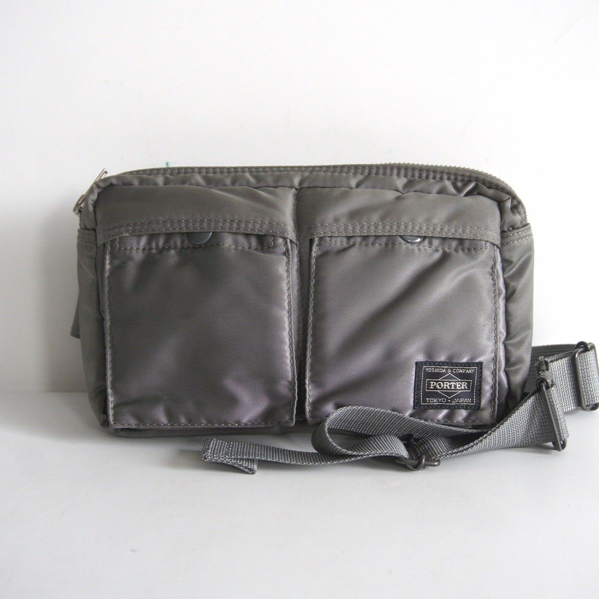 【極美品】PORTER 【タンカー ナイロン ウエストバッグ】ポーター シルバーグレー ボディバッグ 26060061