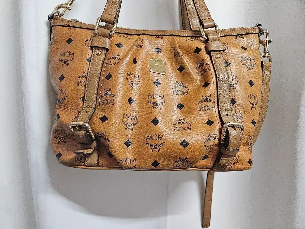 MCM トゥーアンドクロスバック