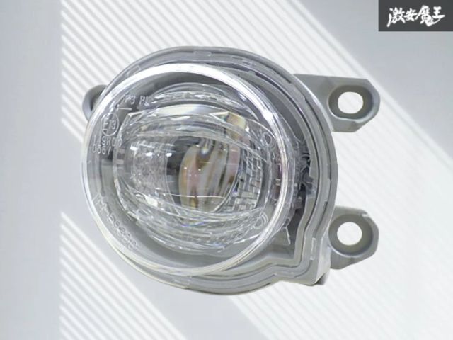【レンズ綺麗！】SUZUKI スズキ 純正 MK94S スペーシア LED フォグライト フォグランプ フォグ 右 右側 運転席側 KOITIO 114-593DG 即納 棚