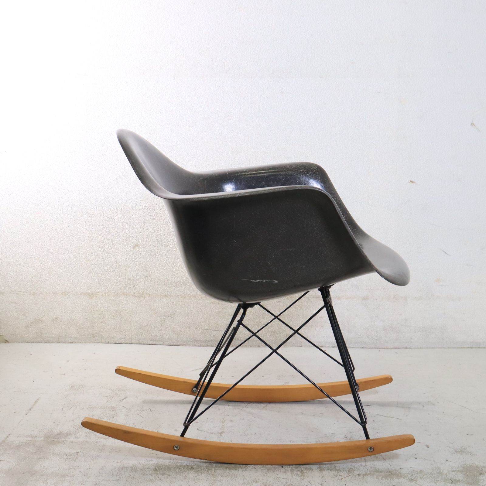 Herman Miller 2ndビンテージ イームズ アームシェルチェア RAR