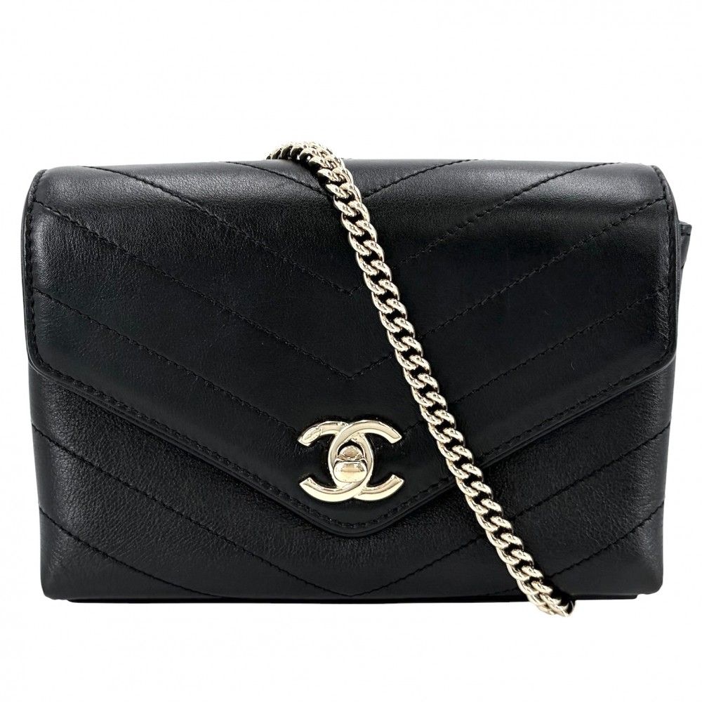 シャネル ショルダーバッグ レディース シェブロン Vステッチ ココマーク 肩掛け 斜め掛け CHANEL レザー ブラック 黒 ゴールド金具【中古品】
