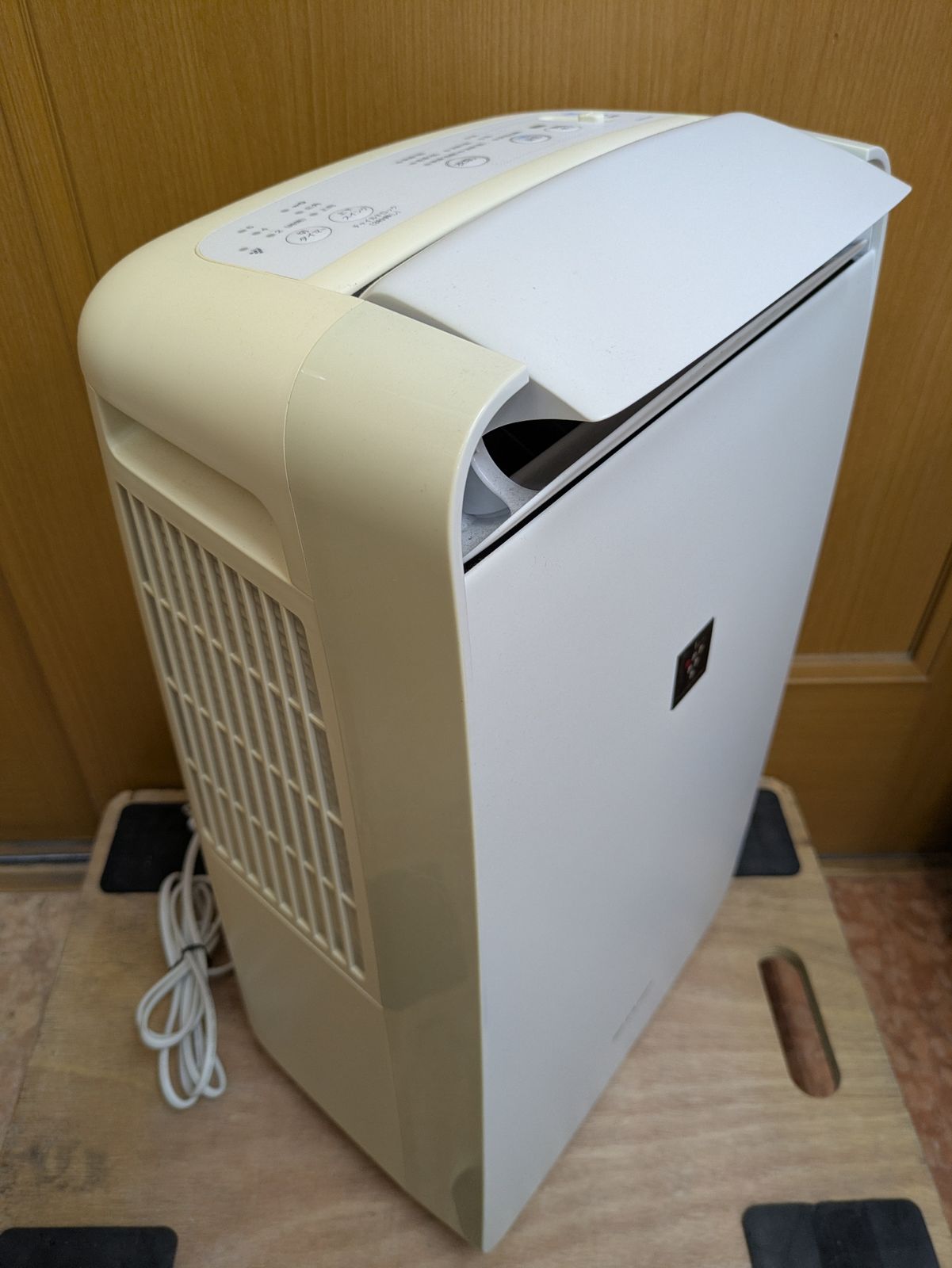 SHARP 冷風・衣類乾燥除湿機 コンパクトクール CM-L100 シャープ CM-L100 2020年製 SHARP 冷風・衣類乾燥除湿機 コンパクトクール CM-L100 シャープ CM-L100 2020年製