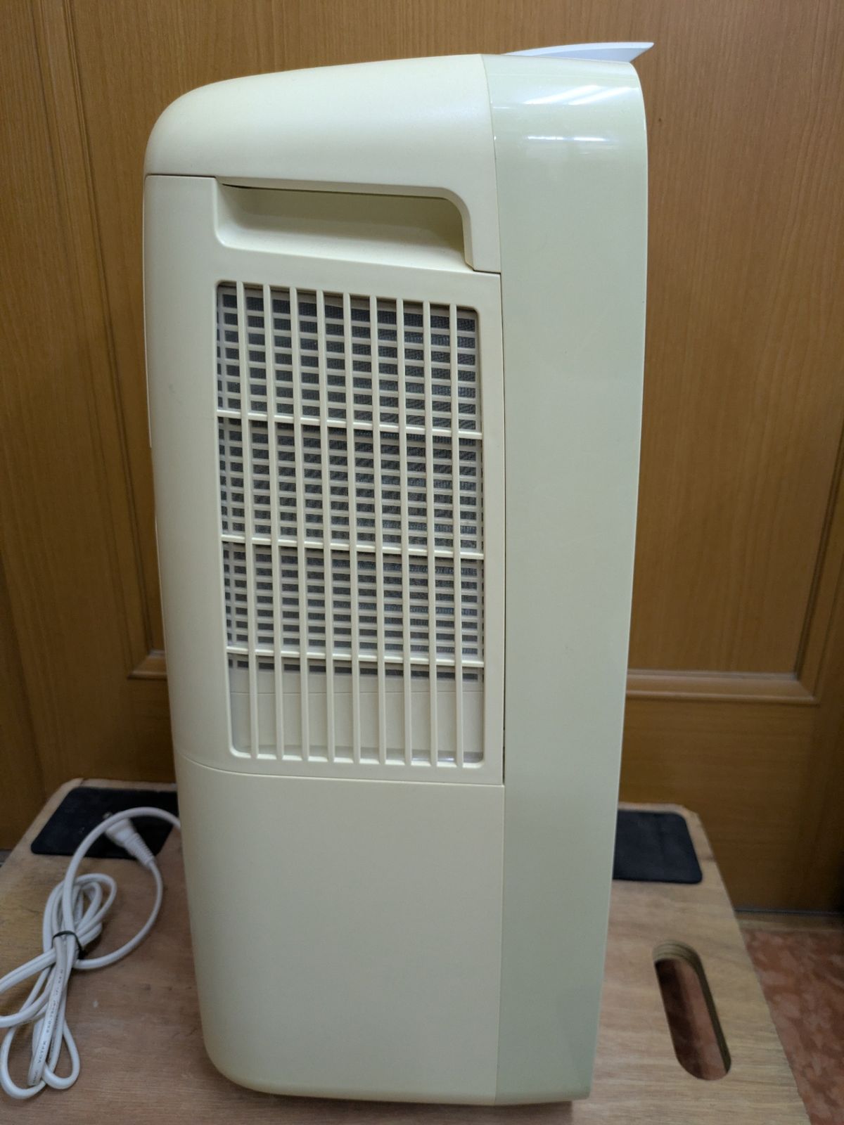 SHARP 冷風・衣類乾燥除湿機 コンパクトクール CM-L100 シャープ CM-L100 2020年製 SHARP 冷風・衣類乾燥除湿機 コンパクトクール CM-L100 シャープ CM-L100 2020年製
