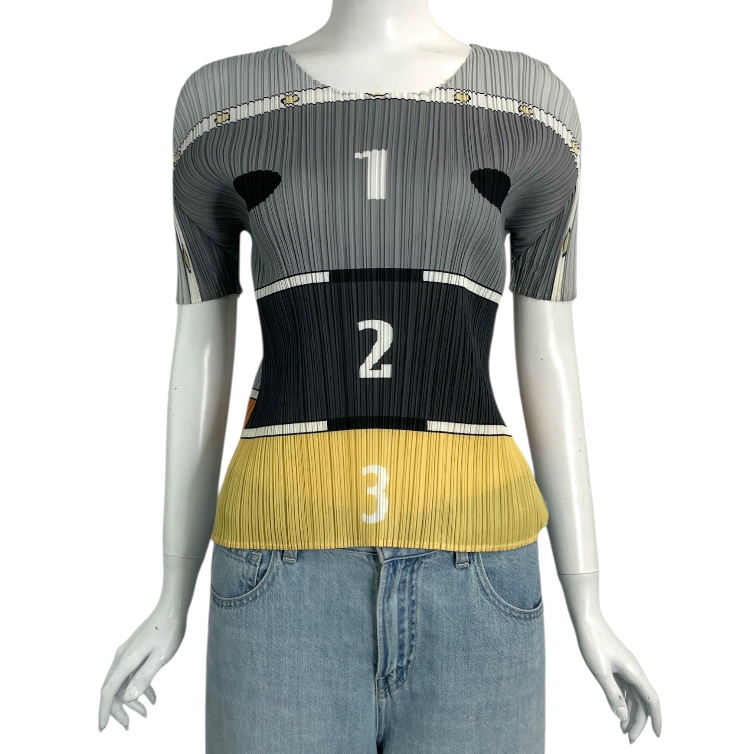 新品同様 ISSEY MIYAKE イッセイミヤケ PLEATS PLEASE プリーツプリーズ トップス カットソー 半袖 跳び箱柄 マルチカラー サイズ3