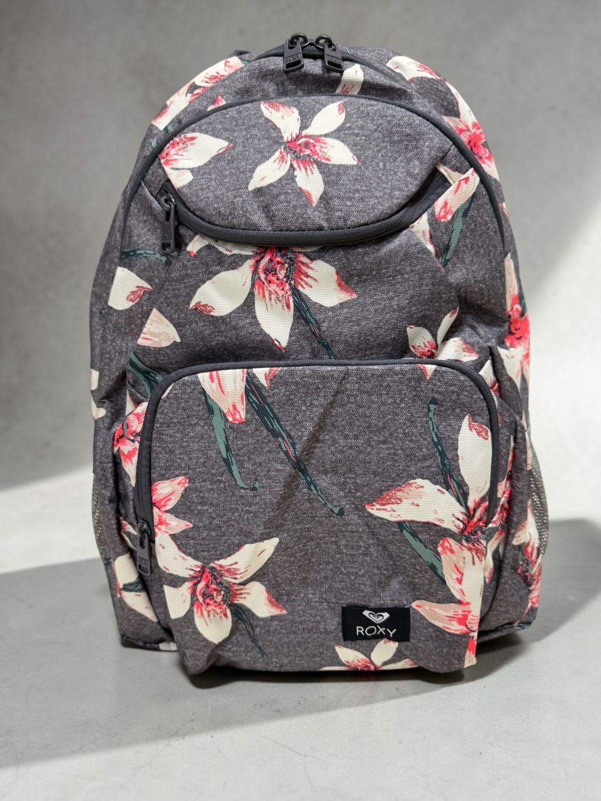 ROXY ロキシー 花柄 バックパック リュック 17L 新品タグ付き PC収納 通学 通勤 レディース デイパック