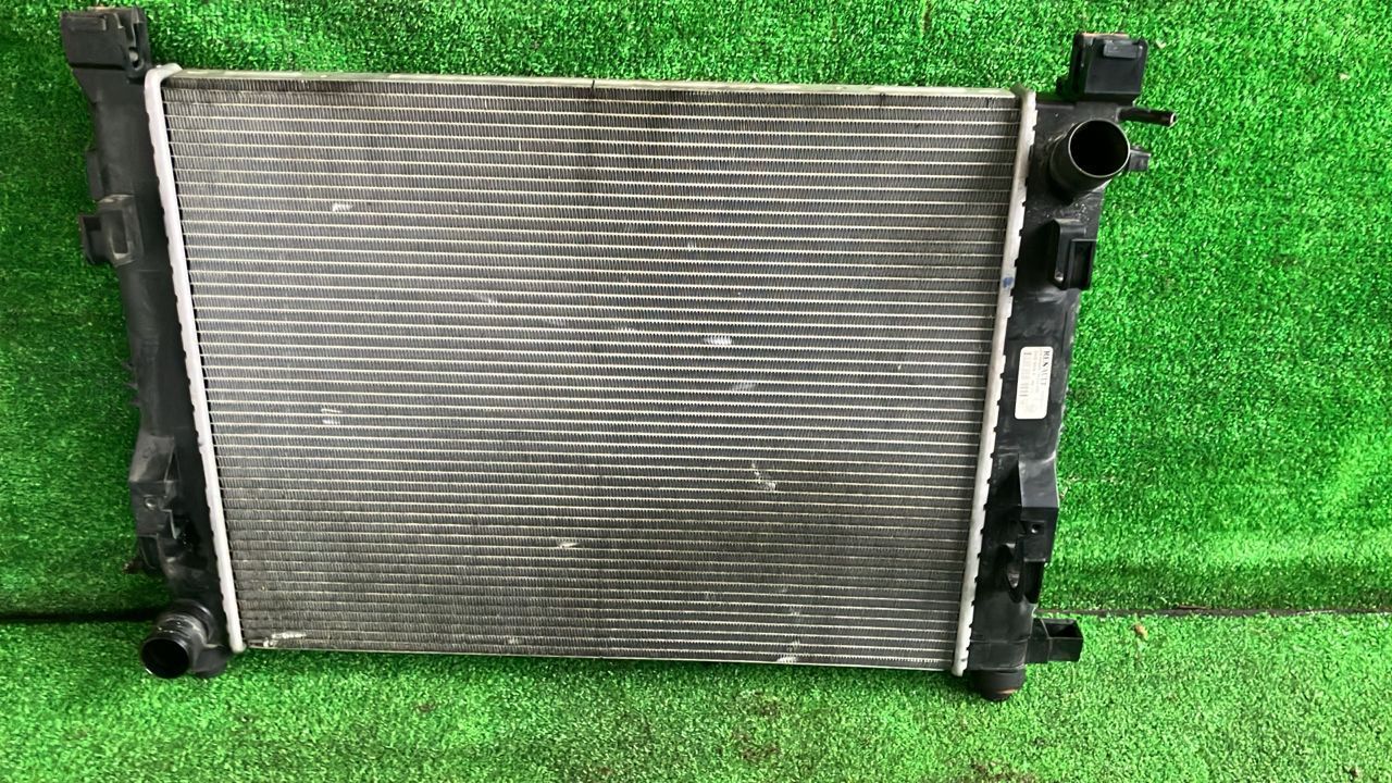 エアコンコンデンサー ルノー ルーテシア　 H27年 　C-8-7120