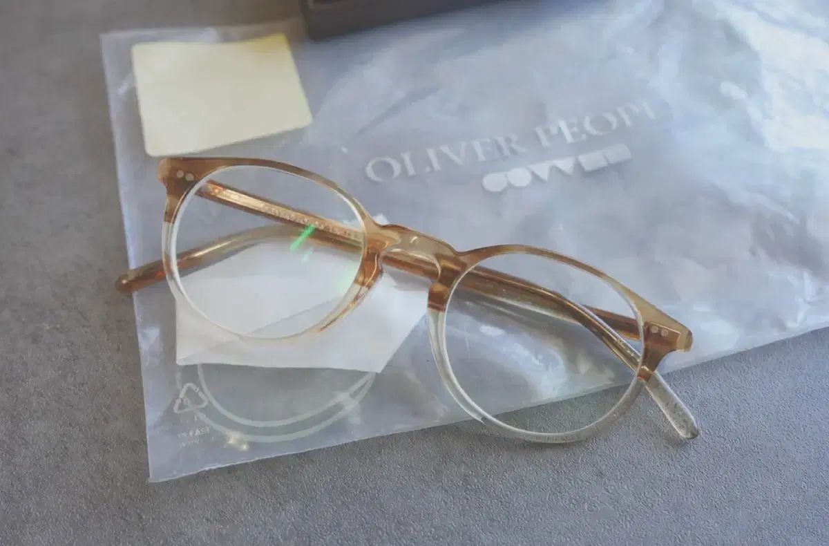 OLIVER PEOPLES(オリバーピープルズ) リリー-K 48-21-145