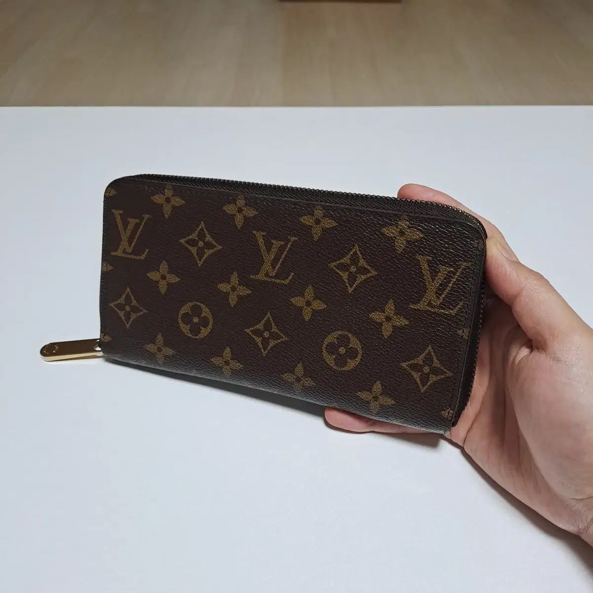 100%/正規品 Louis Vuitton ルイヴィトン ジッピー モノグラム 長財布