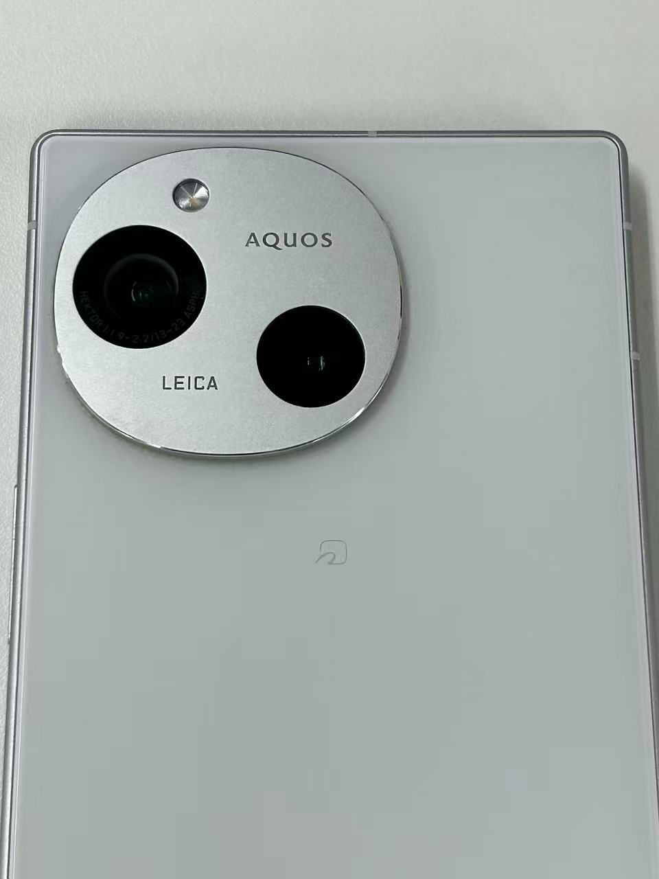 ジャンク】AQUOS R9 ホワイト 起動不良 - メルカリ