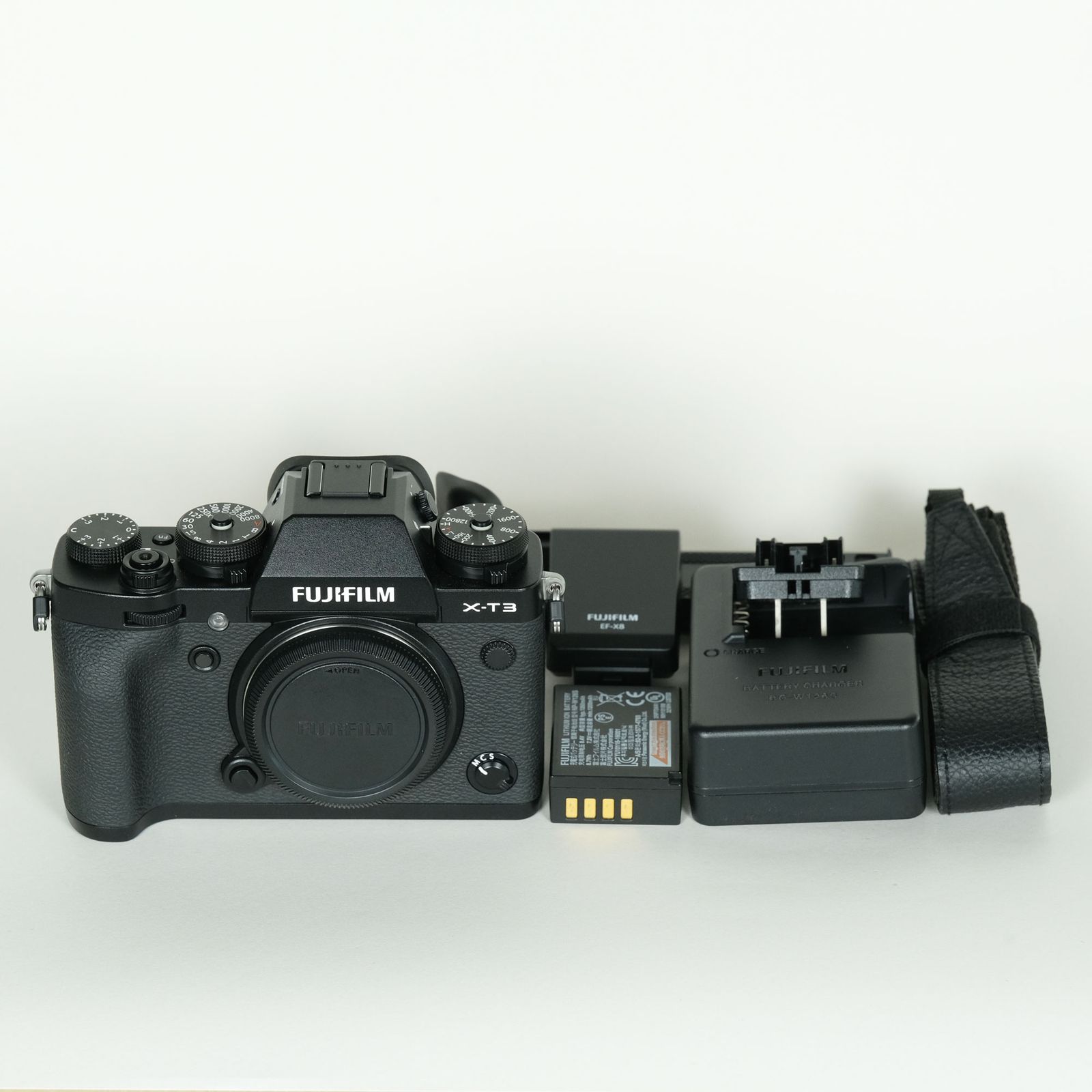 [美品 | グリップ付] FUJIFILM X-T3 [ボディ ブラック] | FUJIFILM Xマウント