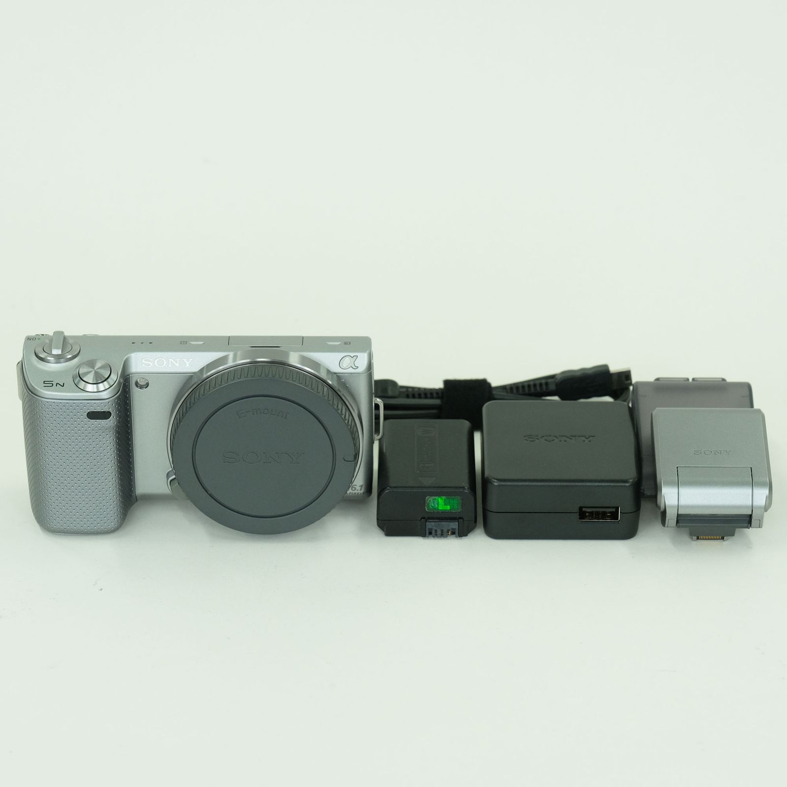 並品 | シャッター数9,630回] SONY α NEX-5N ボディ シルバー | SONY E