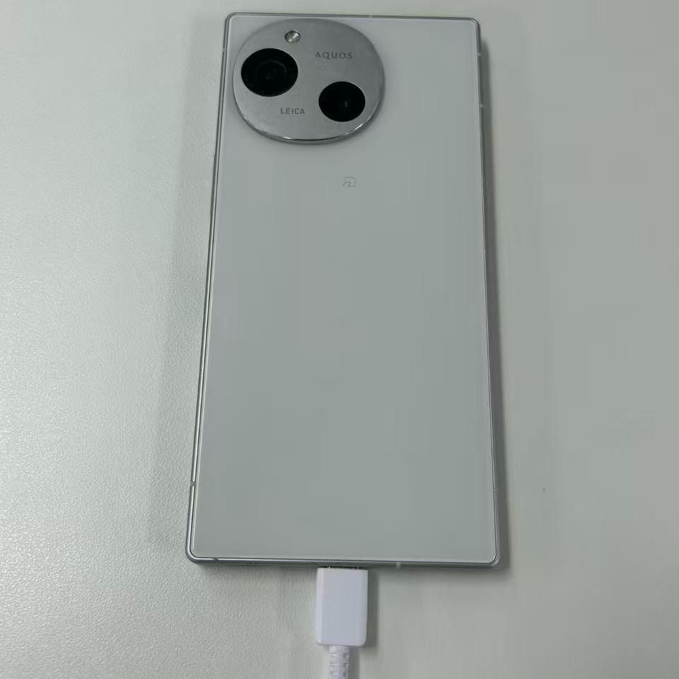【訳あり】AQUOS R9 ホワイト