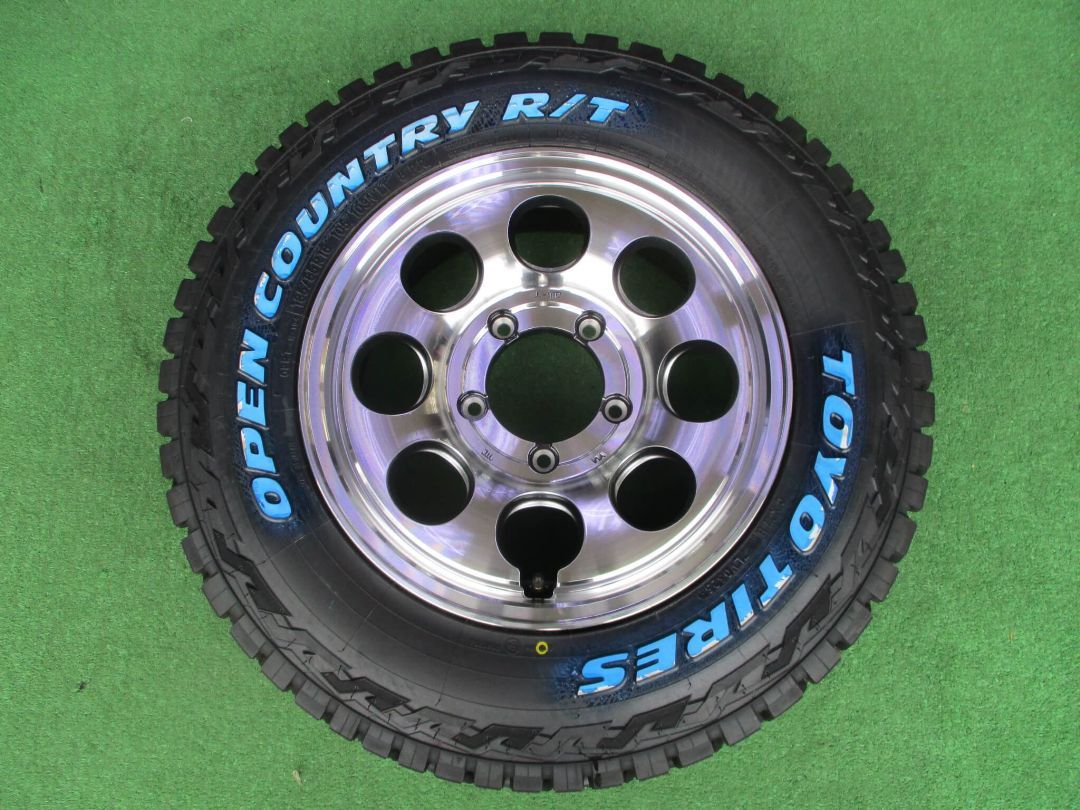 ジムニーなどに♪　ガルシア　パーム8　5.5J-16インチ 5H139.7 +20 185/85R16 オープンカントリーRT ホワイトレター付き