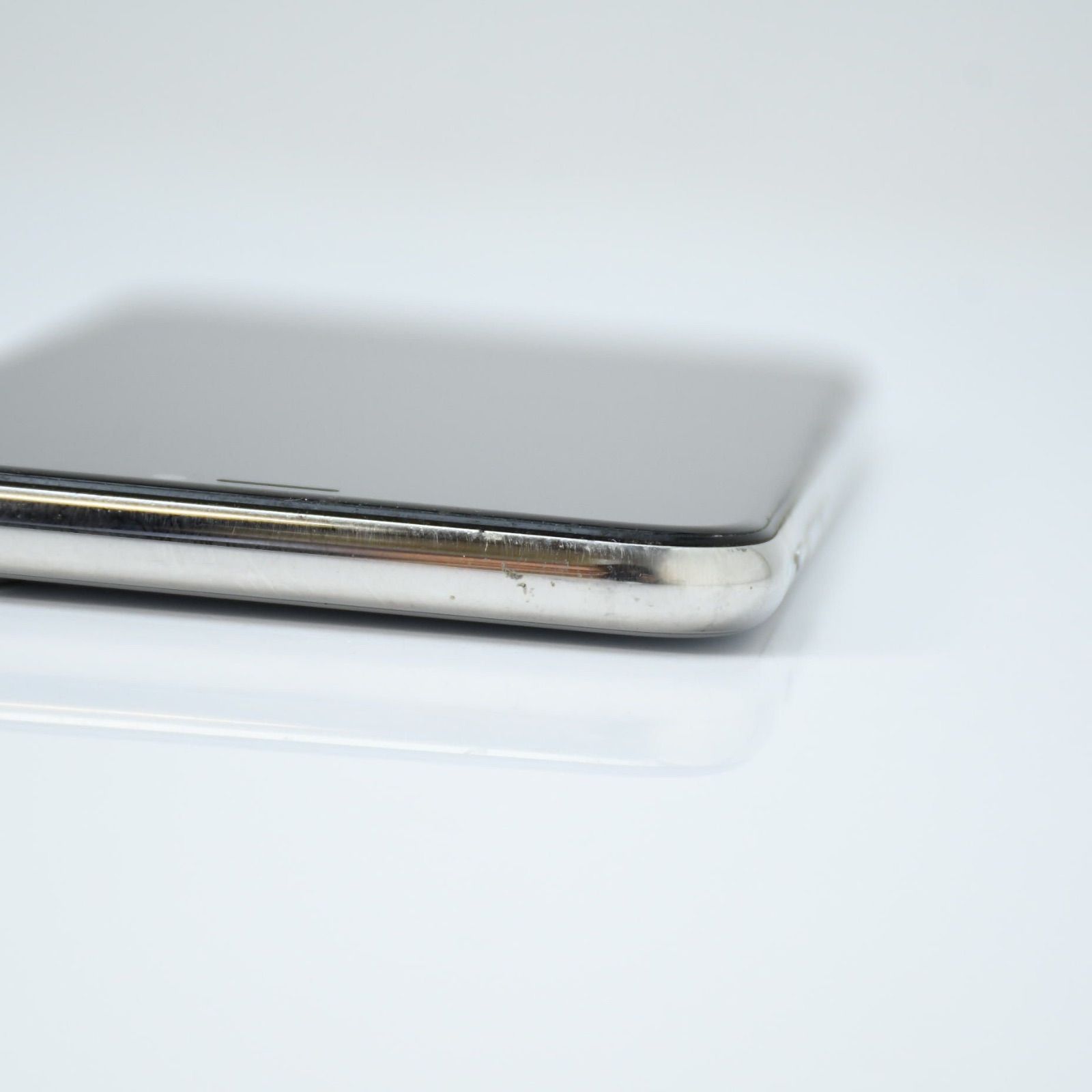 バッテリー最大容量100％＊液晶美品】au SIMフリー iPhone X 64GB 