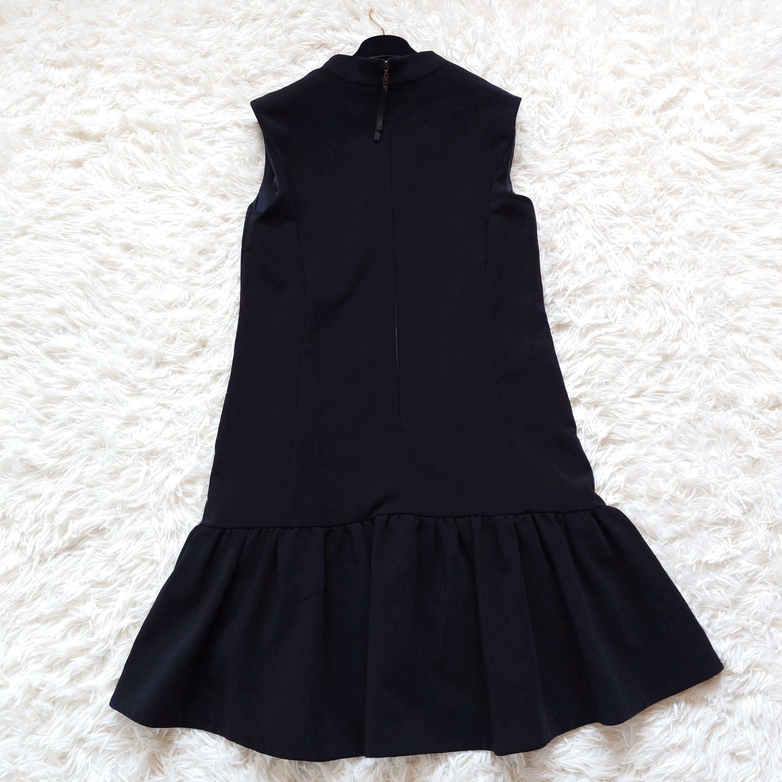 美品 FOXEY NEW YORK フォクシーニューヨーク Vネック 切替フリル