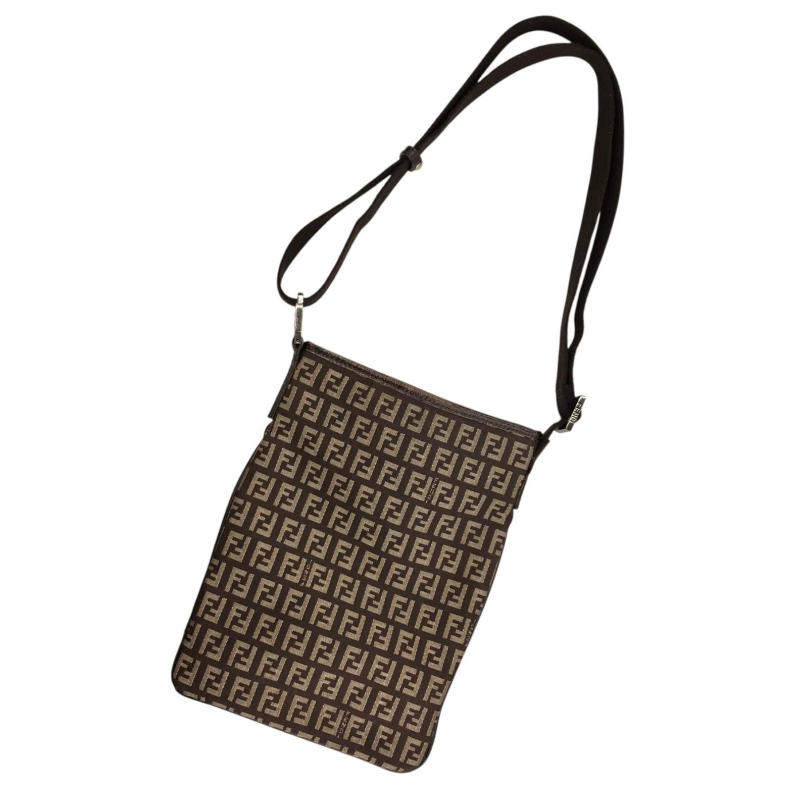 186005 現状品 FENDI フェンディ ショルダーバッグ ブラウン ユニセックス