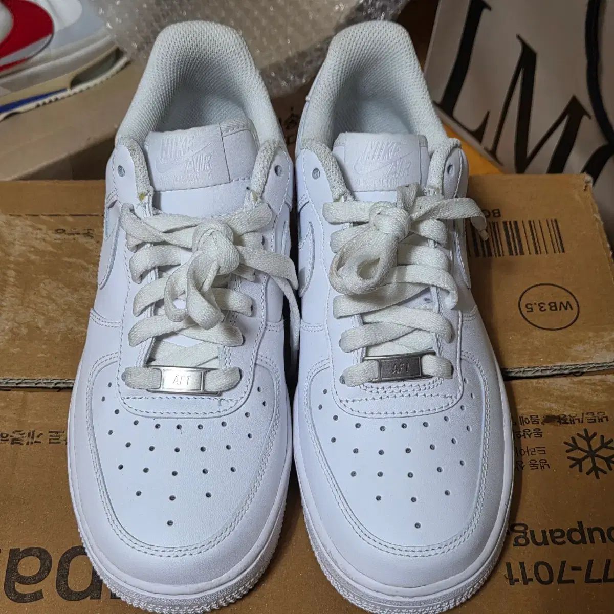 正規品 NIKE エアフォース 1 11,435円