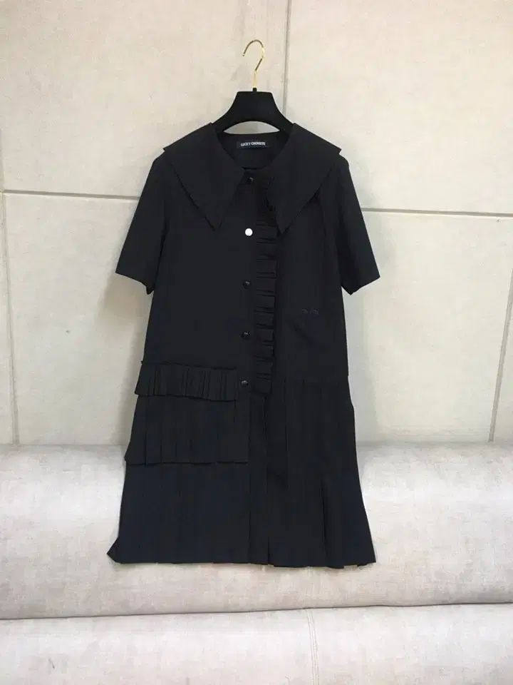 LUCKY CHOUETTE ラッキーシュエトゥ 正規品 セーラーカラー ブラック フリル プリーツ ONE PIECE