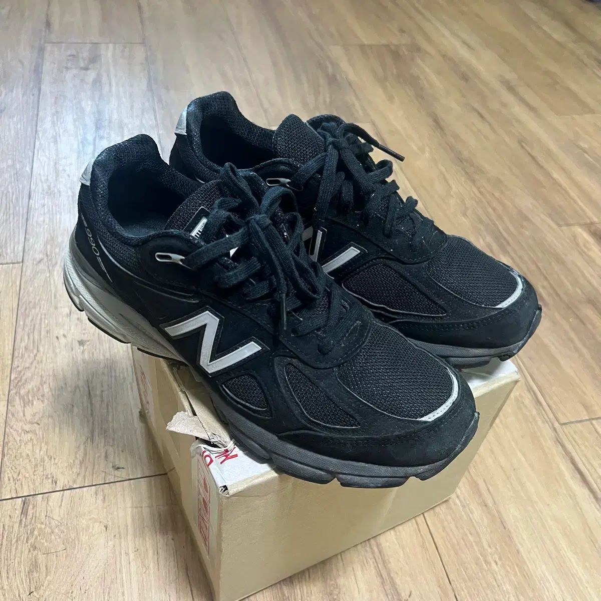 ニューバランス 990v4 ブラック スウェード スニーカー
