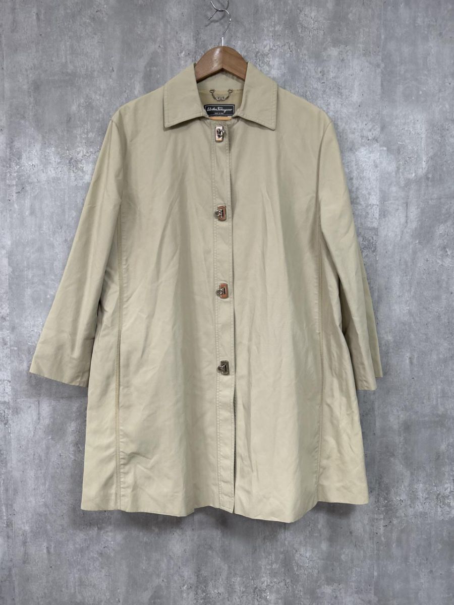 Salvatore Ferragamo サルバトーレフェラガモ ガンチーニモチーフ金具 フロント留め具 ステンカラー コート sizeL/ベージュ ■◇◎レディース