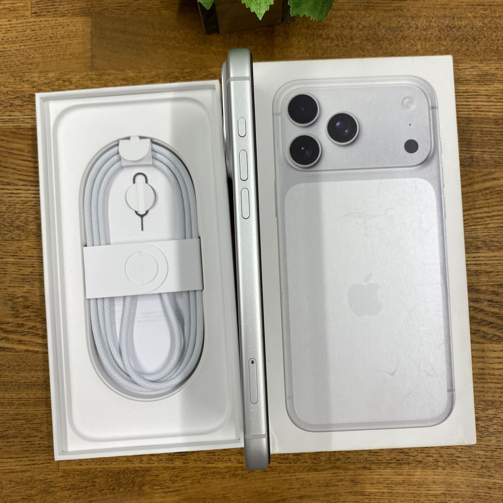 iPhone 17ProMax 256GB シルバー SIMフリー - メルカリ
